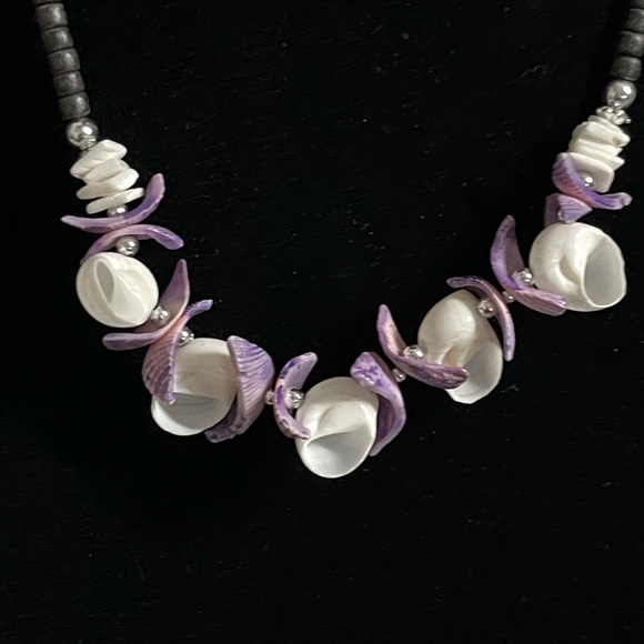 White & Purple Shell Necklace - Picture 2 of 6